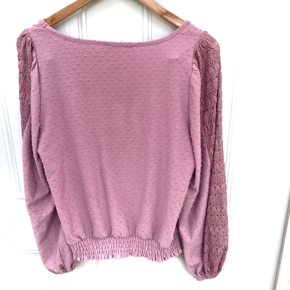 Belldini large ballon sleeve top. - Picture 7 of 7